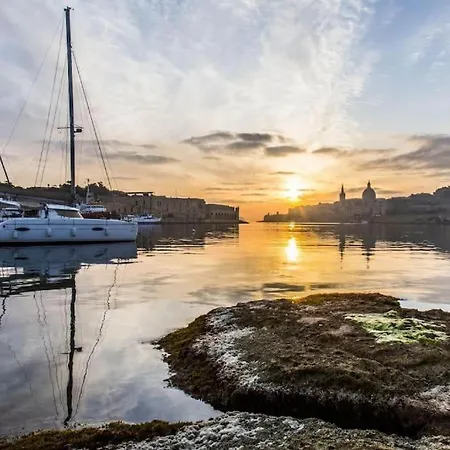 Cosy 1br Fully Equipped With Balcony With Wifi By 360 Estates 아파트