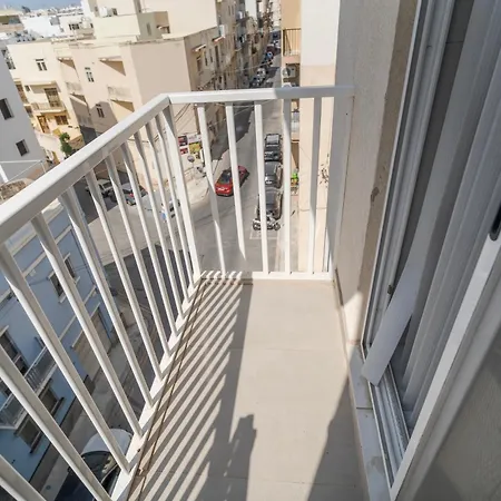 Cosy 1br Fully Equipped With Balcony With Wifi By 360 Estates グジラ